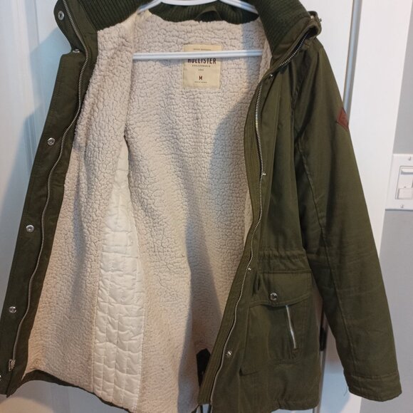 Hollister Women's Fleece Lined Coat Size Medium - Picture 8 of 9